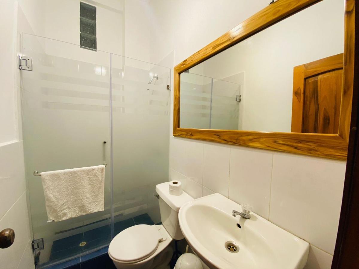 Whale House Hotel Пуэрто-Лопес Экстерьер фото
