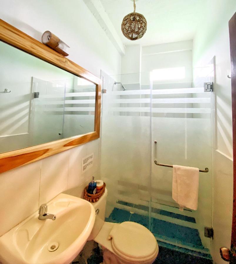 Whale House Hotel Пуэрто-Лопес Экстерьер фото